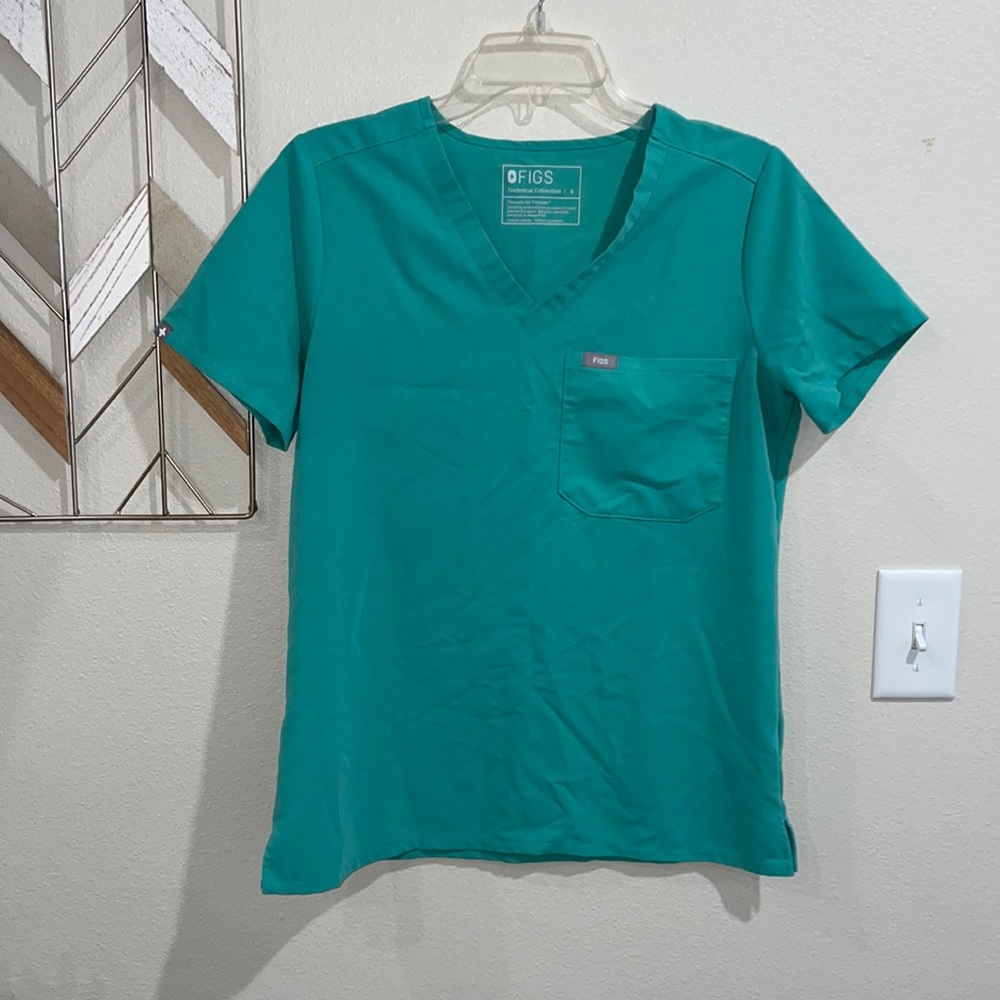 Figs Scrub Top